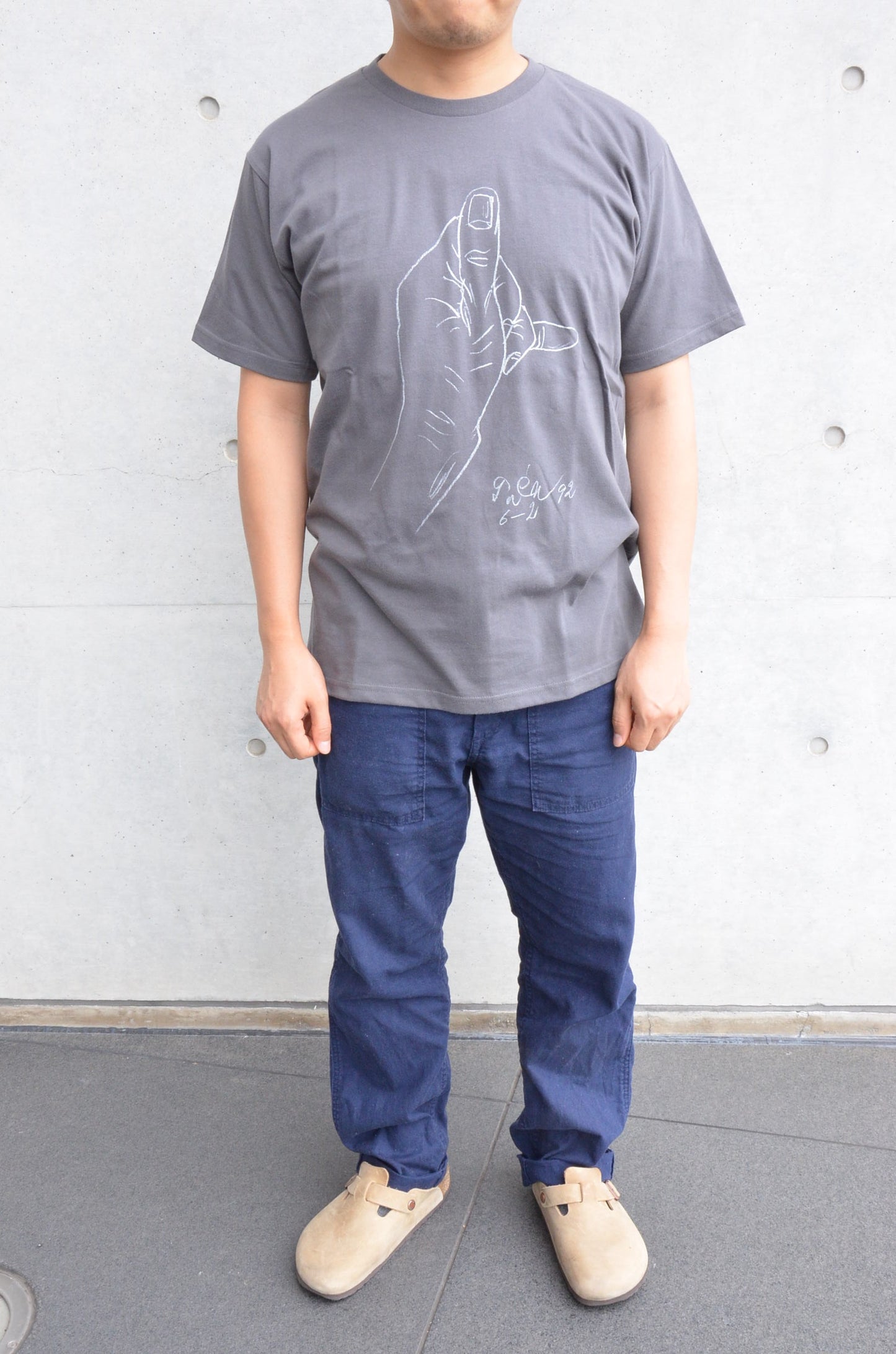 いのくまTシャツ （左手）グレー